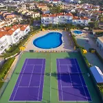 Ground Floor 2 Bed With Private Garden On Oasis Parque At38 Апартаменты