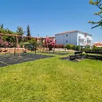 Апартаменты Ground Floor 2 Bed With Private Garden On Oasis Parque At38 *