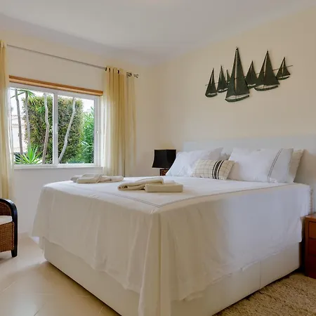 Апартаменты Ground Floor 2 Bed With Private Garden On Oasis Parque At38