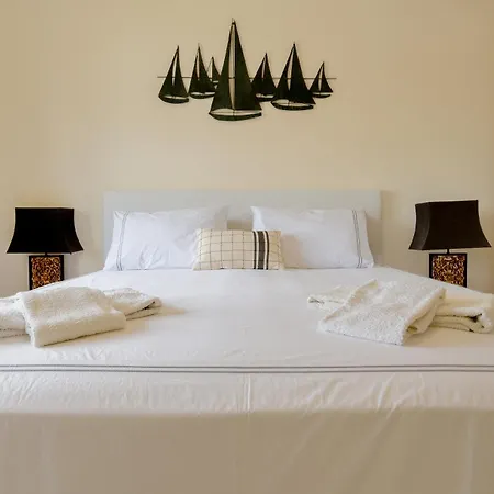 Ground Floor 2 Bed With Private Garden On Oasis Parque At38 波尔蒂芒