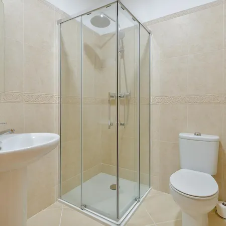 Ground Floor 2 Bed With Private Garden On Oasis Parque At38 شقة بورتيماو